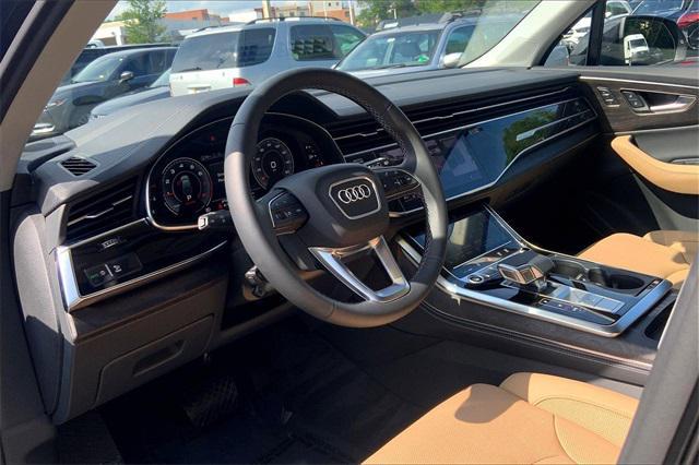 Photo of 2025 Mythos Black Metallic Audi Q7