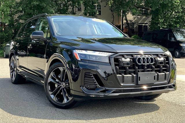 Photo of 2025 Mythos Black Metallic Audi Q7