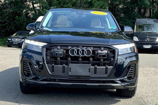 Photo of 2025 Mythos Black Metallic Audi Q7