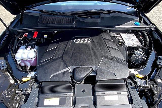 Photo of 2025 Mythos Black Metallic Audi Q7