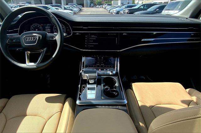 Photo of 2025 Mythos Black Metallic Audi Q7