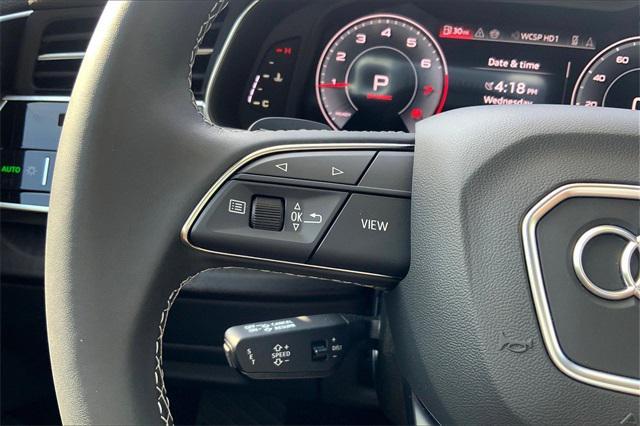 Photo of 2025 Mythos Black Metallic Audi Q7