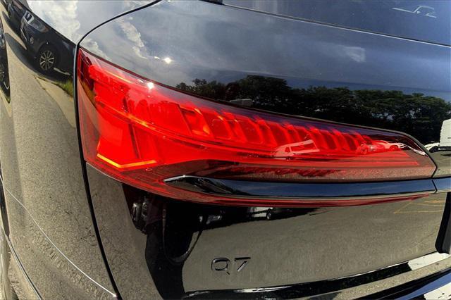 Photo of 2025 Mythos Black Metallic Audi Q7