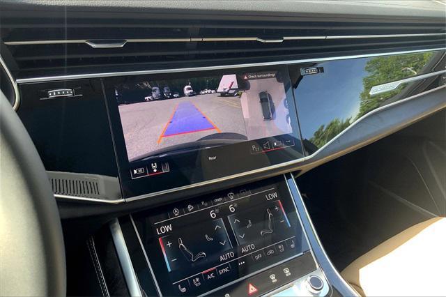 Photo of 2025 Mythos Black Metallic Audi Q7