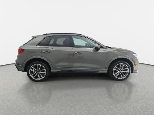 Photo of 2022 Chronos Gray Metallic Audi Q3
