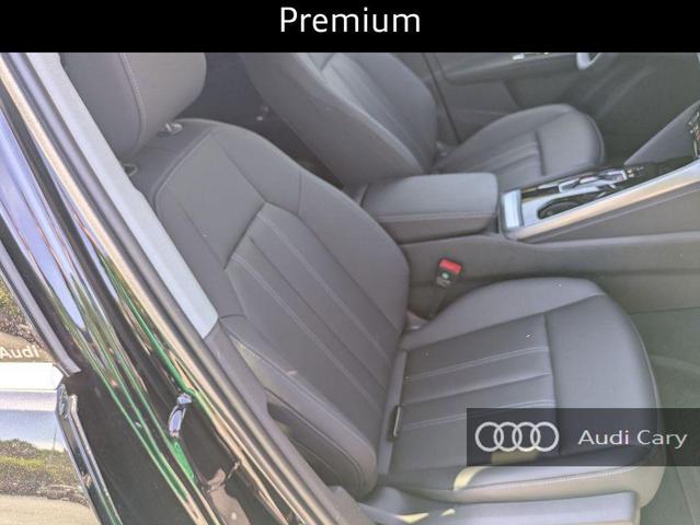 Photo of 2025 Mythos Black Metallic Audi Q5