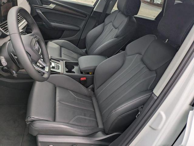 Photo of 2024 Arkona White Audi Q5