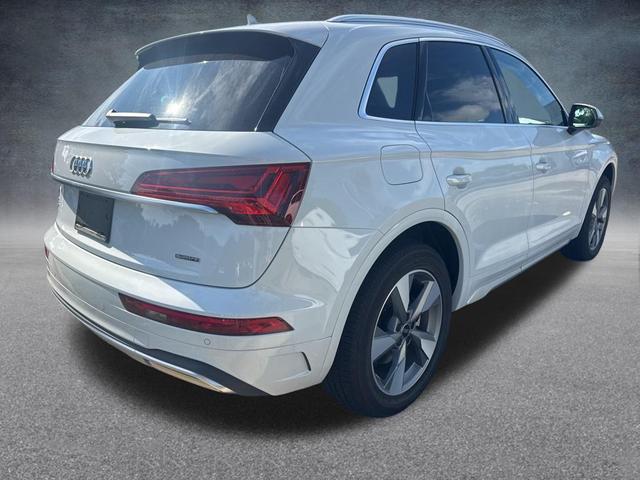 Photo of 2024 Glacier White Metallic Audi Q5
