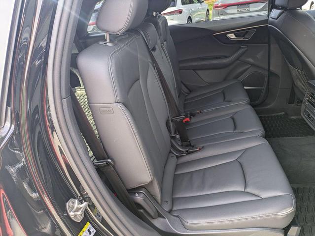 Photo of 2025 Mythos Black Metallic Audi Q7