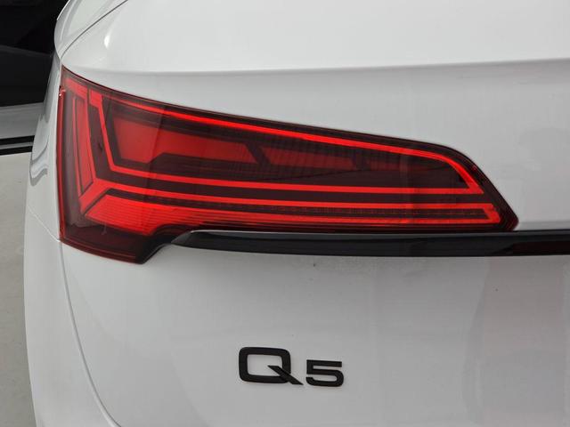 Photo of 2024 White Audi Q5 e