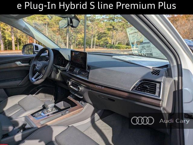 Photo of 2025 White Audi Q5