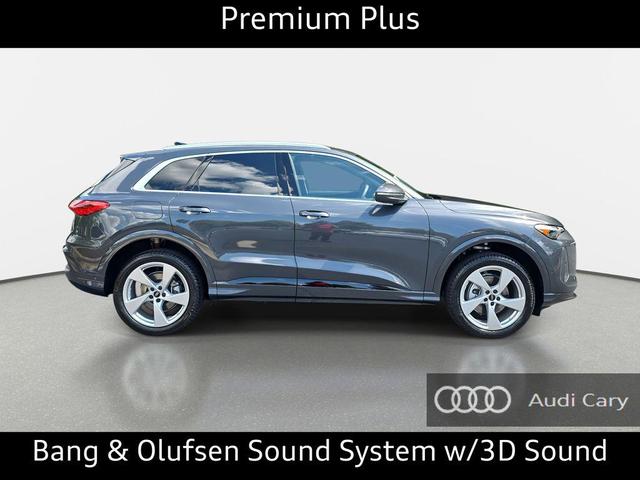 Photo of 2025 Tambora Gray Metallic Audi Q5