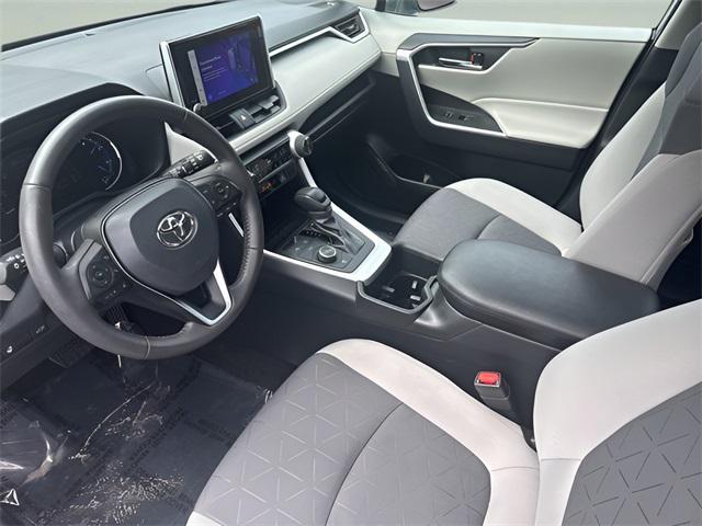 Photo of 2024 Silver Sky Toyota RAV4 Hybrid