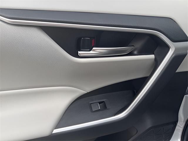 Photo of 2024 Silver Sky Toyota RAV4 Hybrid