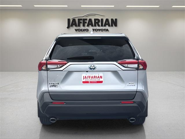 Photo of 2024 Silver Sky Toyota RAV4 Hybrid