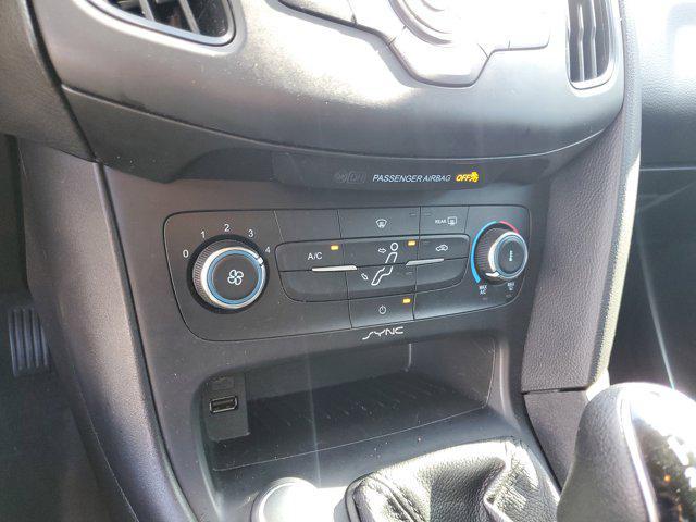 Photo of 2016 Oxford White Ford Focus