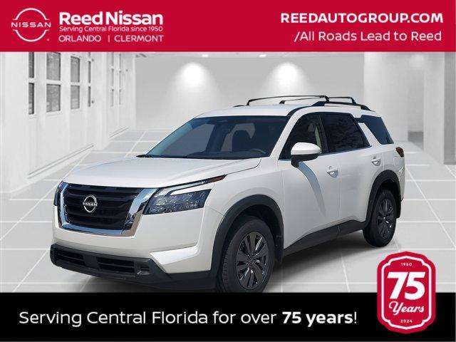 Photo of 2025 Everest White Pearl Tricoat Nissan Pathfinder