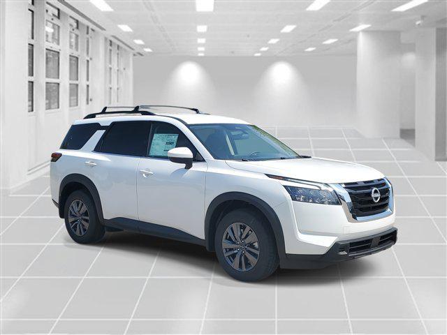 Photo of 2025 Everest White Pearl Tricoat Nissan Pathfinder