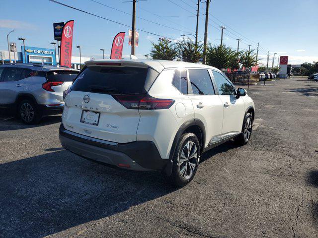Photo of 2022 Pearl White Tricoat Nissan Rogue