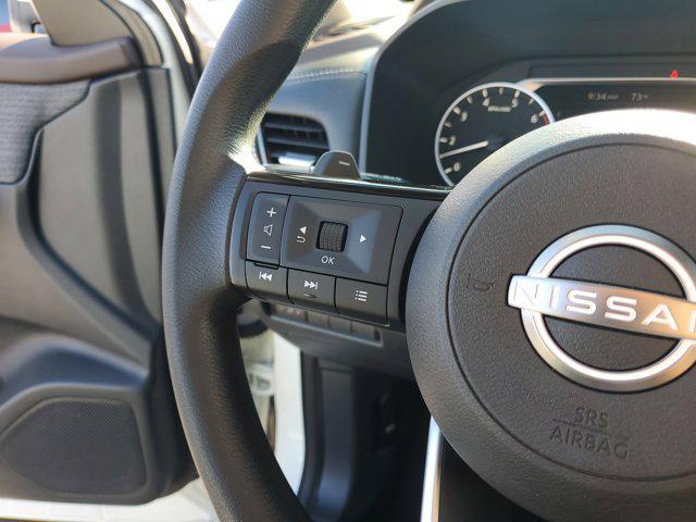 Photo of 2022 Pearl White Tricoat Nissan Rogue