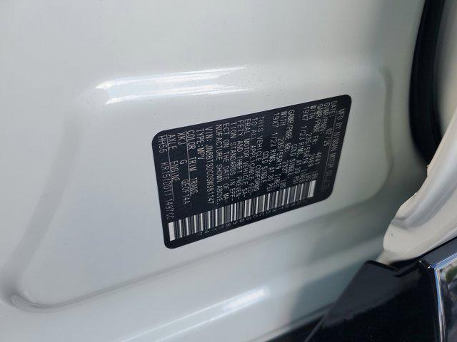 Photo of 2025 Everest White Pearl/Super Black Nissan Rogue