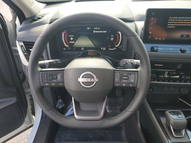 Photo of 2025 Everest White Pearl/Super Black Nissan Rogue