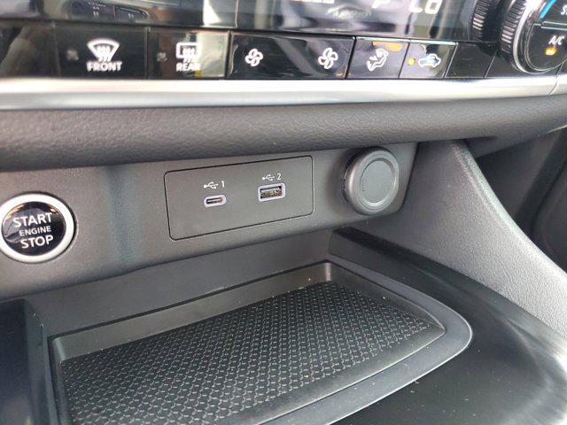 Photo of 2023 Super Black Nissan Rogue