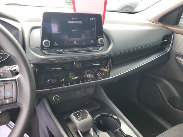 Photo of 2023 Super Black Nissan Rogue