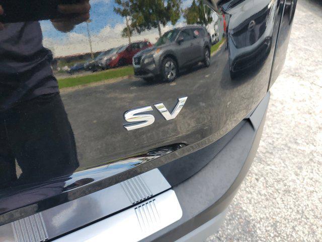 Photo of 2023 Super Black Nissan Rogue