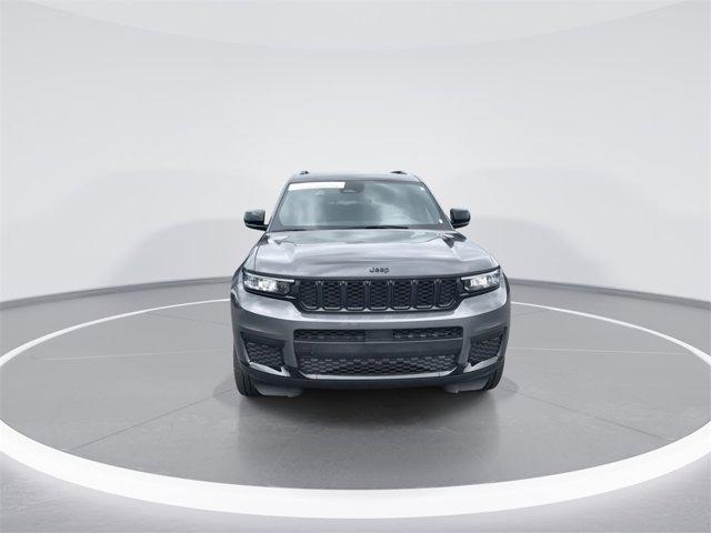 Photo of 2023 Baltic Gray Metallic Clearcoat Jeep Grand Cherokee L