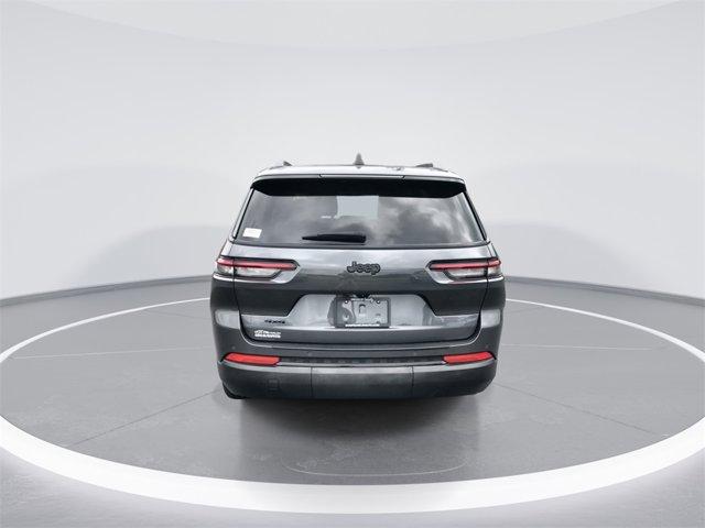 Photo of 2023 Baltic Gray Metallic Clearcoat Jeep Grand Cherokee L