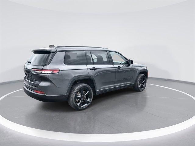 Photo of 2023 Baltic Gray Metallic Clearcoat Jeep Grand Cherokee L
