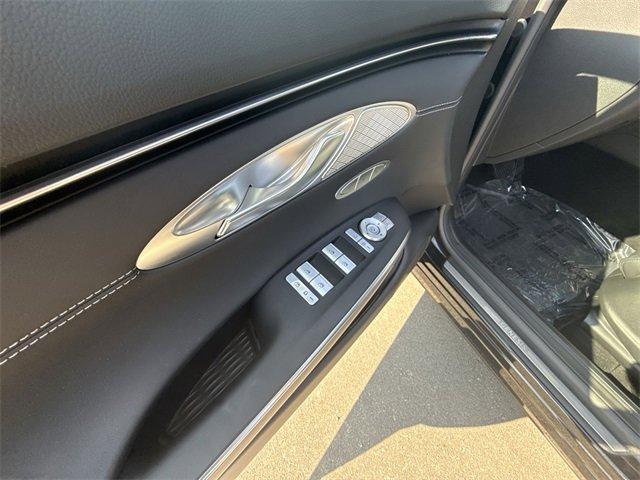 Photo of 2025 Vik Black Genesis GV70