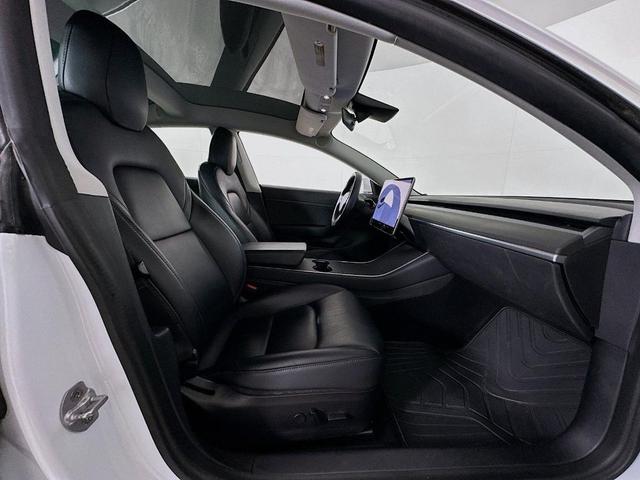 Photo of 2021 Pearl White Multi-Coat Tesla Model 3