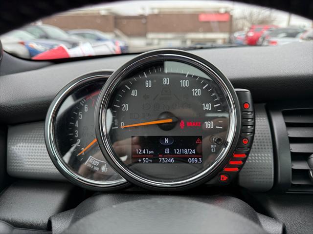 Photo of 2015 Red MINI Hardtop