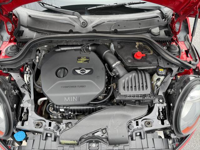 Photo of 2015 Red MINI Hardtop