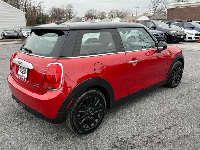 Photo of 2015 Red MINI Hardtop