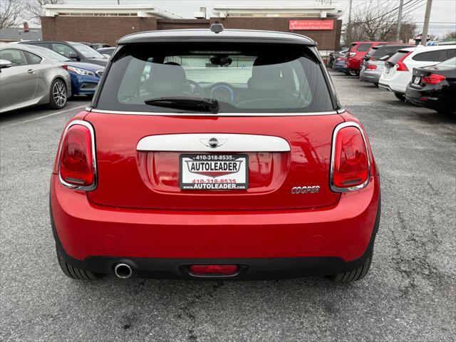 Photo of 2015 Red MINI Hardtop