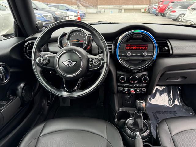 Photo of 2015 Red MINI Hardtop