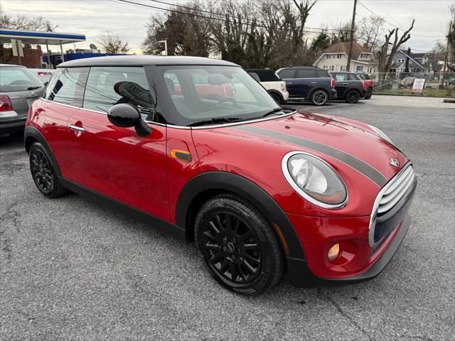 Photo of 2015 Red MINI Hardtop