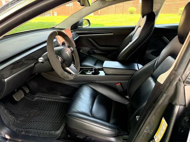 Photo of 2019 Gray Tesla Model 3