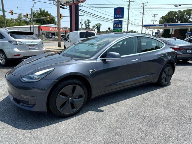 Photo of 2019 Gray Tesla Model 3