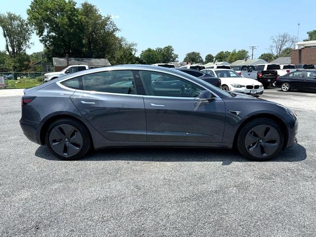 Photo of 2019 Gray Tesla Model 3