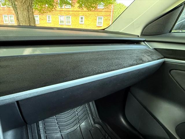 Photo of 2019 Gray Tesla Model 3