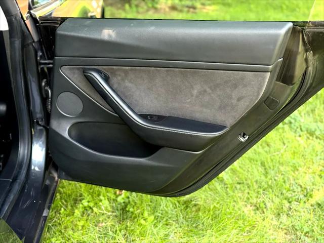 Photo of 2019 Gray Tesla Model 3