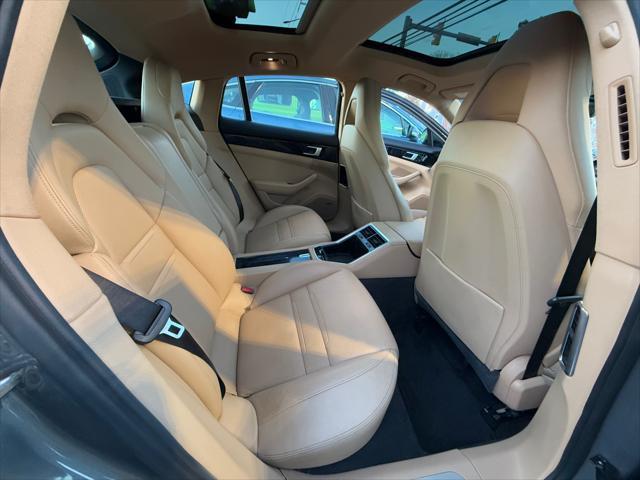 Photo of 2017 Agate Grey Metallic Porsche Panamera