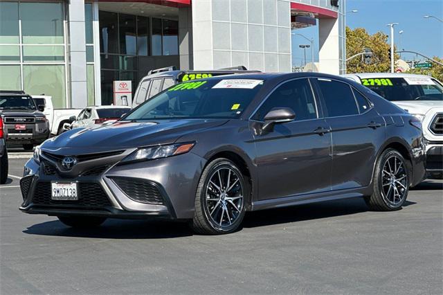 Photo of 2024 Predawn Gray Mica Toyota Camry