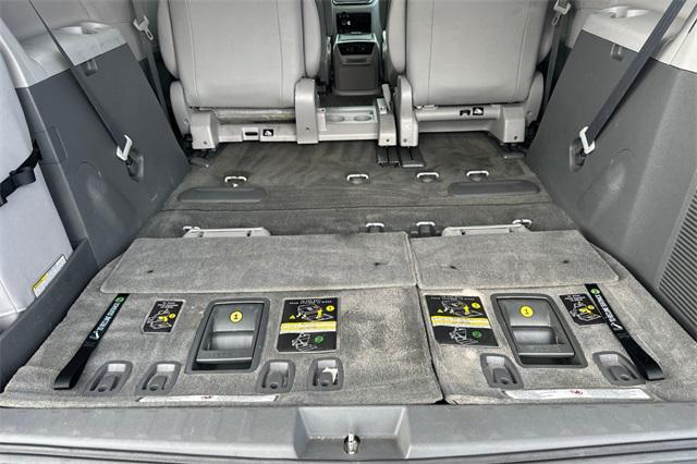 Photo of 2018 Silver Sky Metallic Toyota Sienna