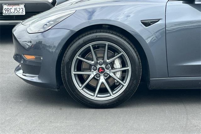 Photo of 2022 Gray Tesla Model 3