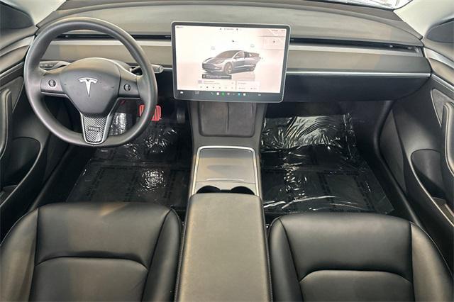 Photo of 2022 Gray Tesla Model 3